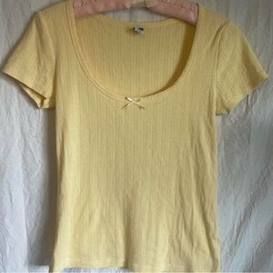 Old Navy Light Yellow Short Sleeve Tee